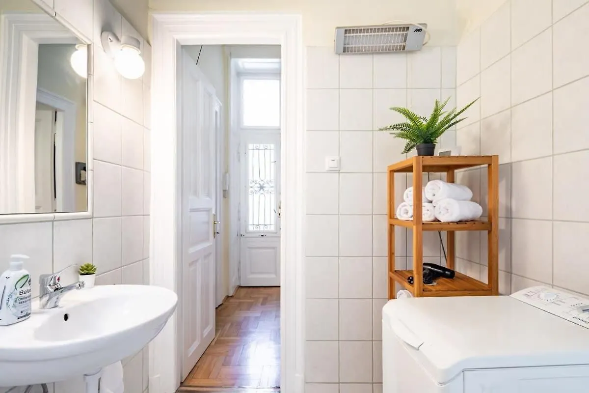 Apartment Quiet Home At Super Central Location Budapest