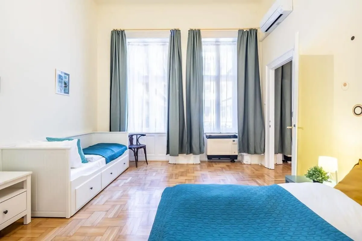 Quiet Home At Super Central Location Βουδαπέστη