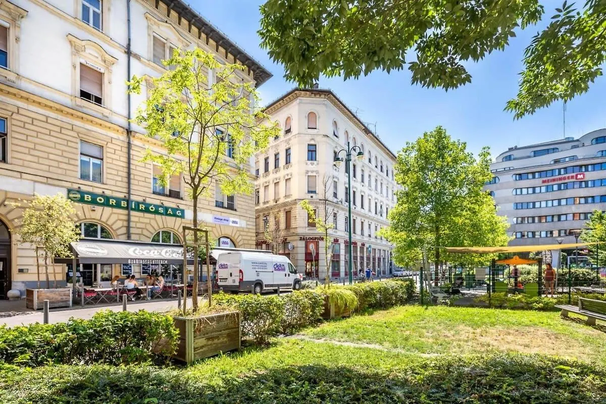 Quiet Home At Super Central Location Budapest Ungern